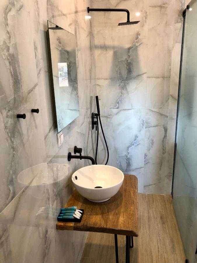 Athonite All Seasons Luxury Suites 이에리소스 외부 사진