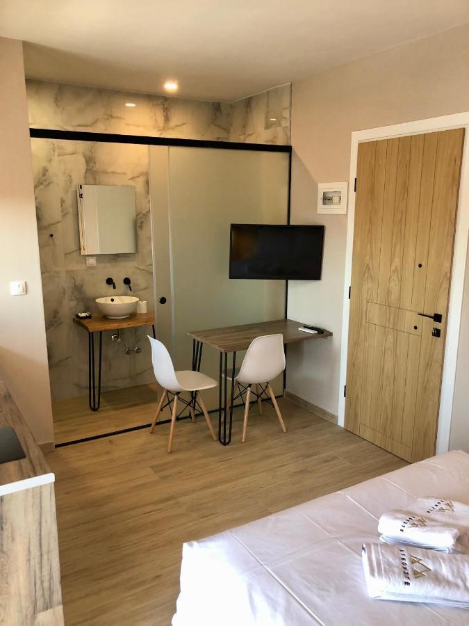 Athonite All Seasons Luxury Suites 이에리소스 외부 사진