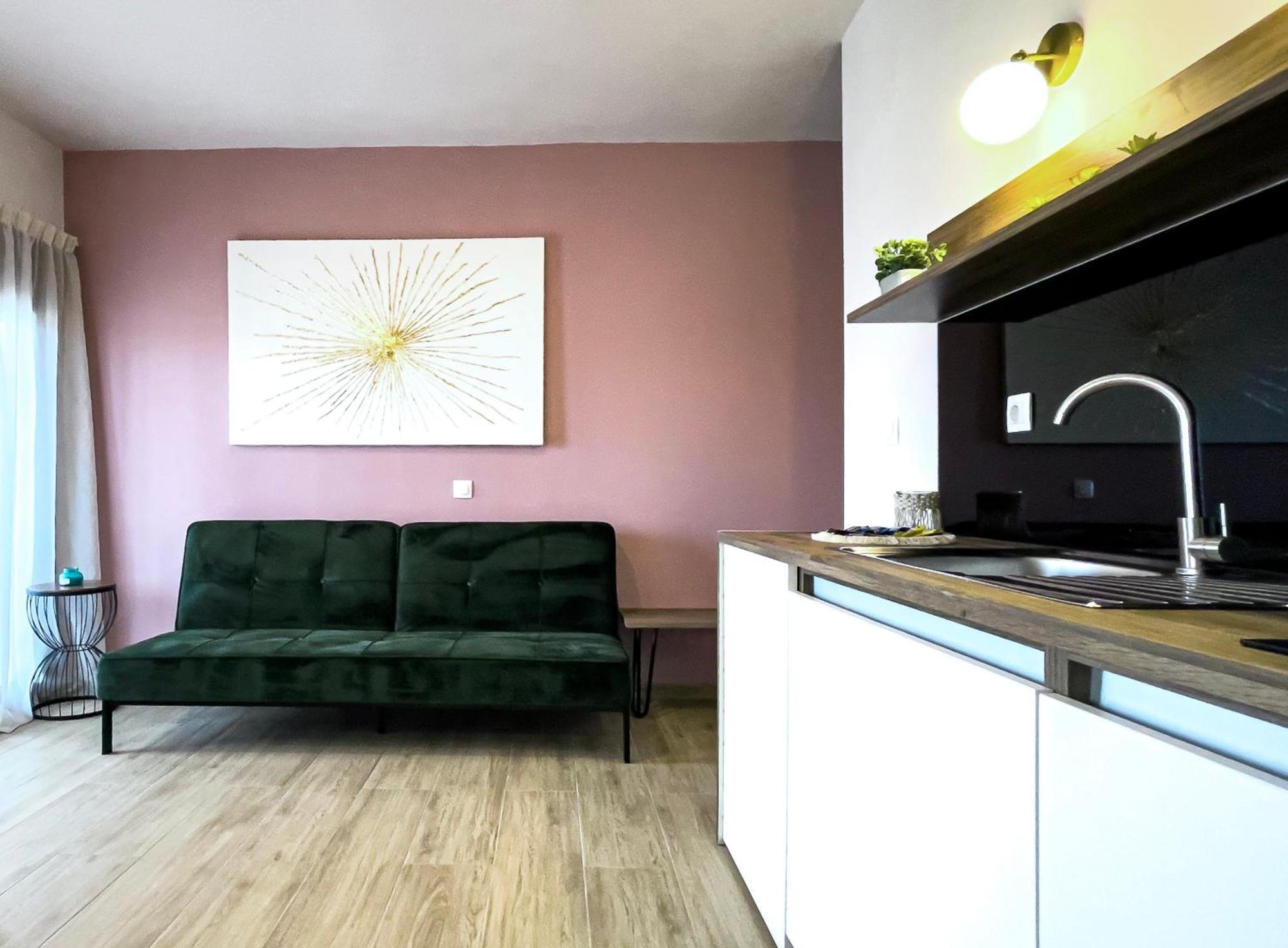 Athonite All Seasons Luxury Suites 이에리소스 외부 사진