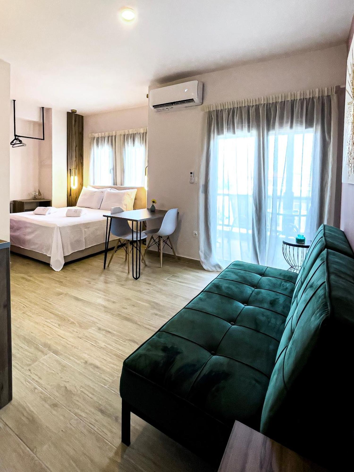 Athonite All Seasons Luxury Suites 이에리소스 외부 사진