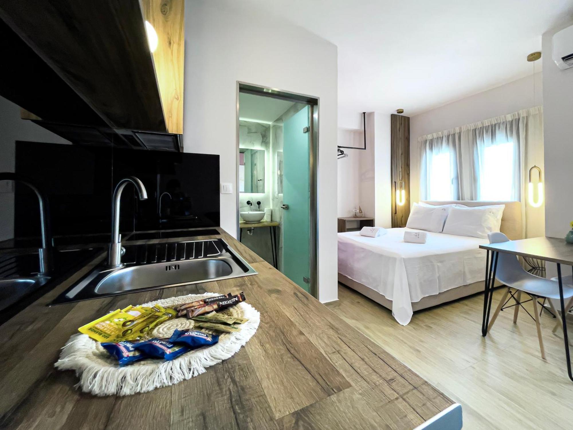 Athonite All Seasons Luxury Suites 이에리소스 외부 사진