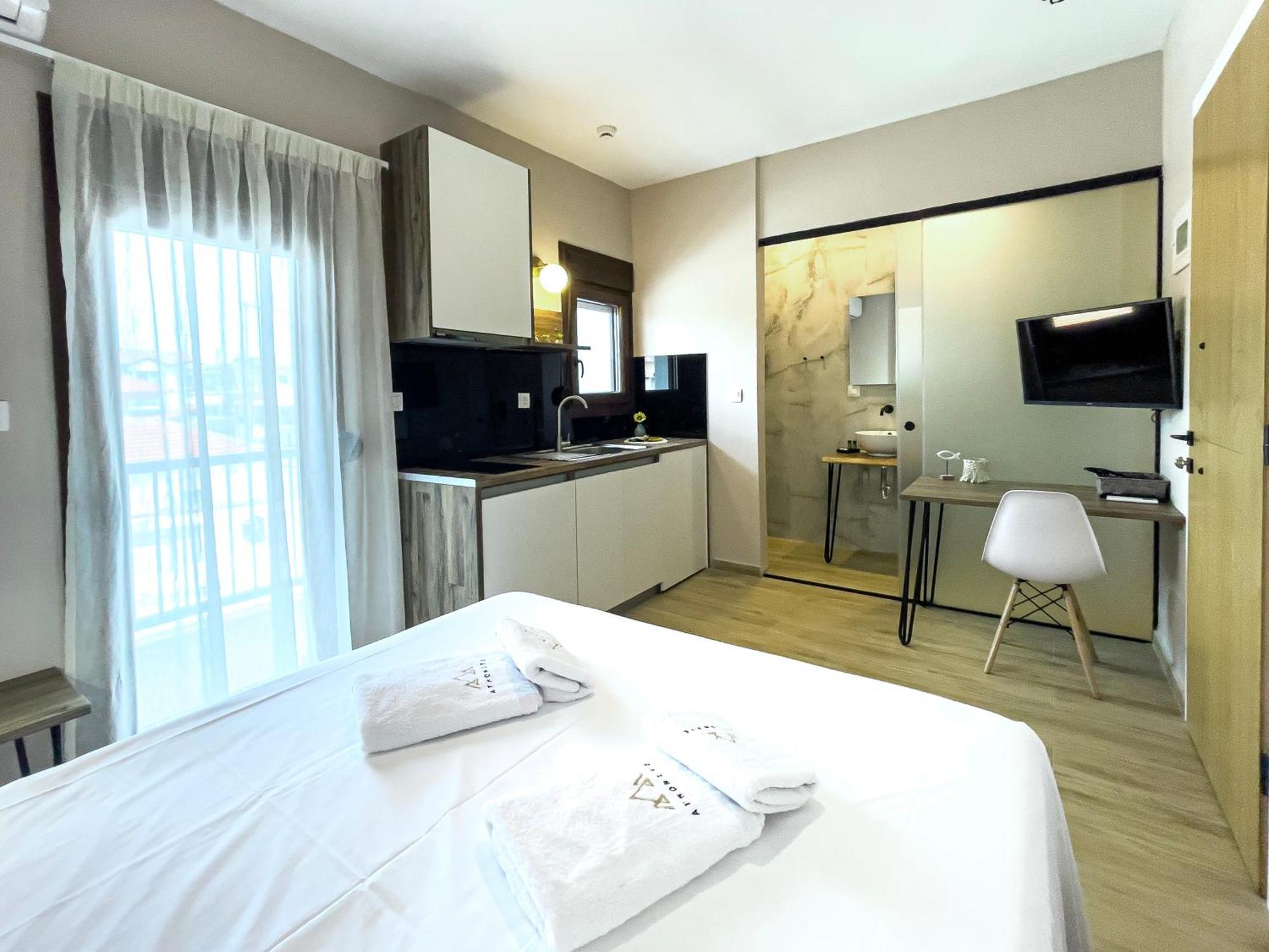 Athonite All Seasons Luxury Suites 이에리소스 외부 사진