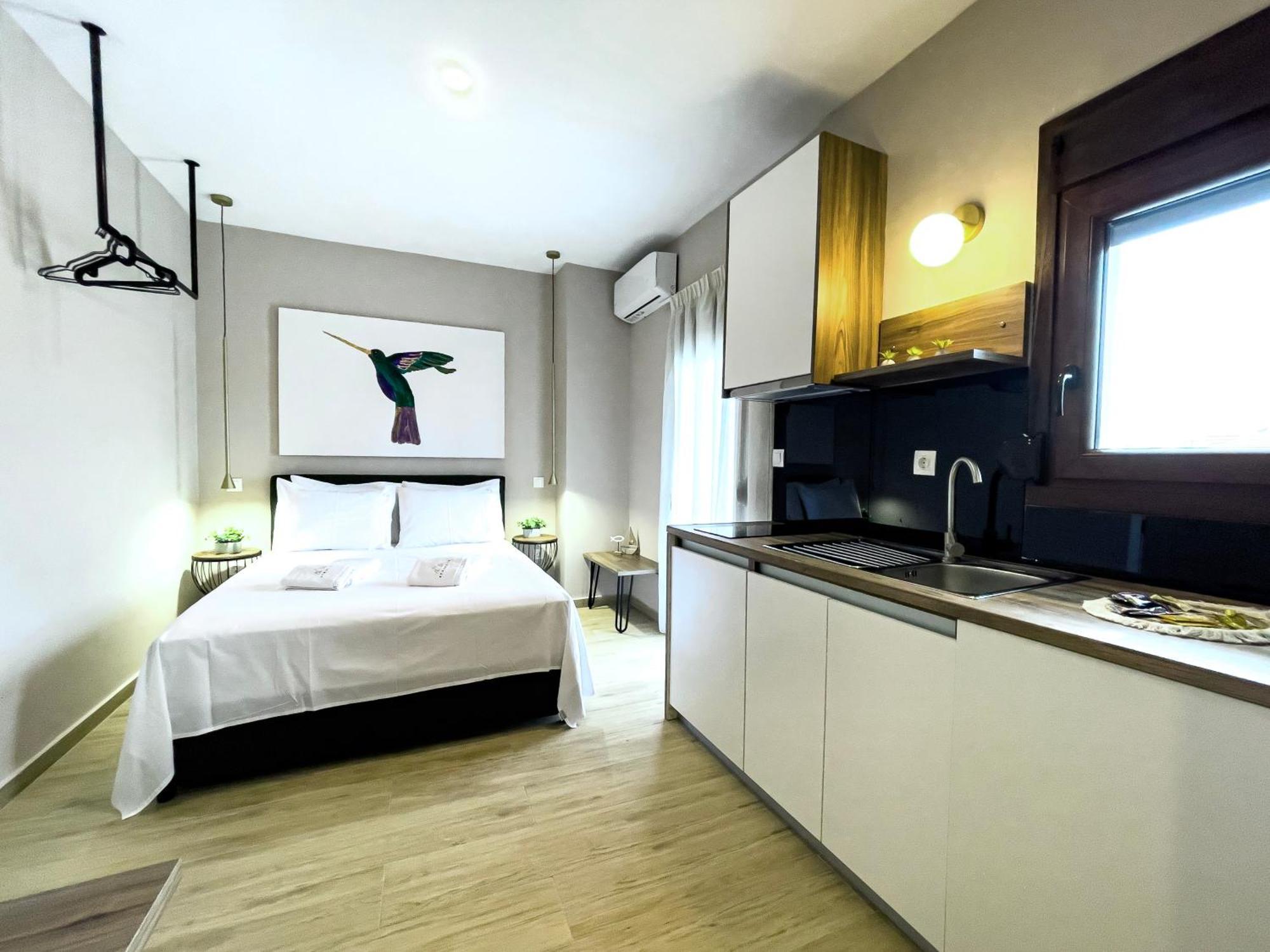 Athonite All Seasons Luxury Suites 이에리소스 외부 사진